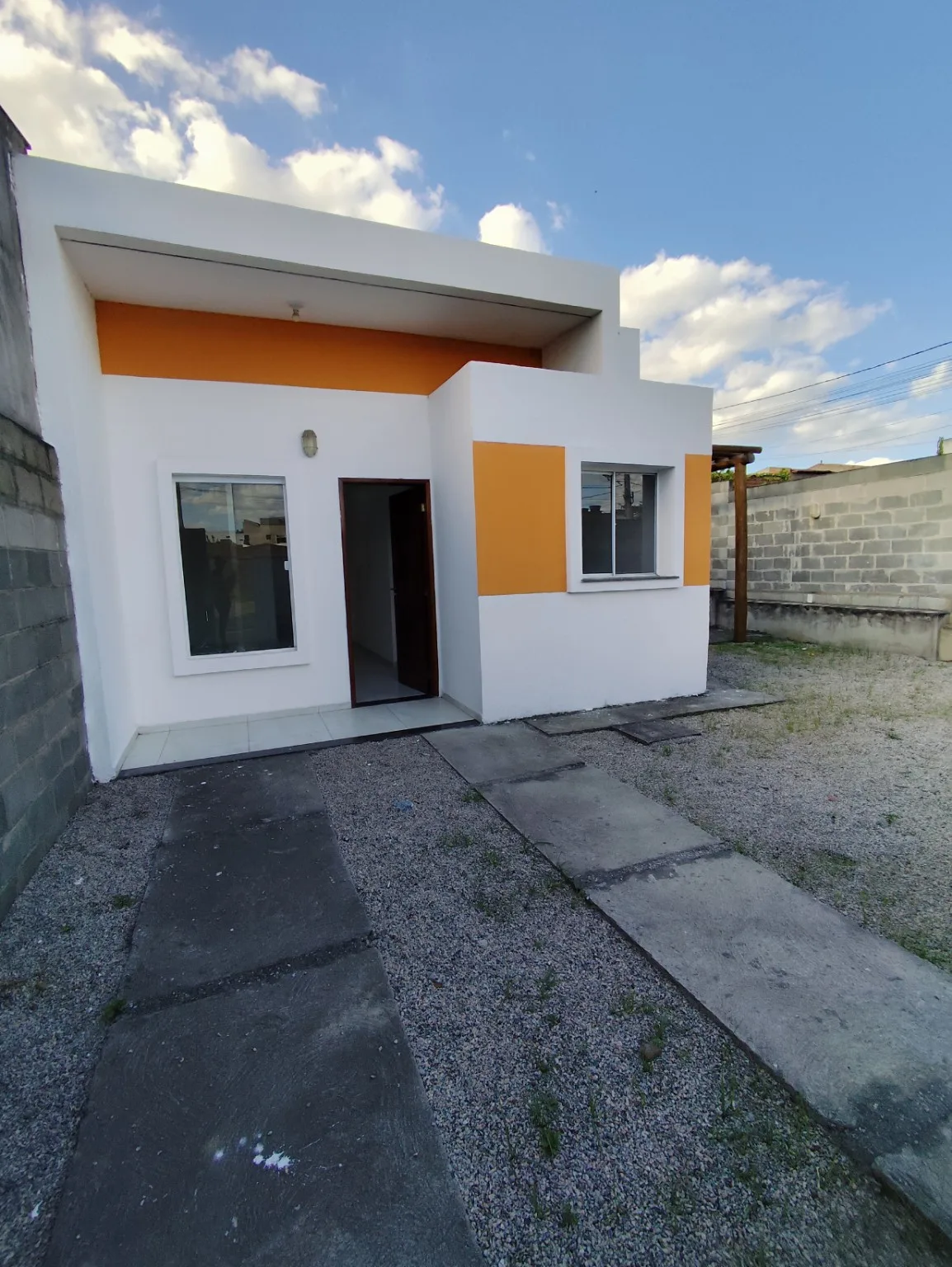 Casa de esquina com espaço para seus planos — Malvinas
