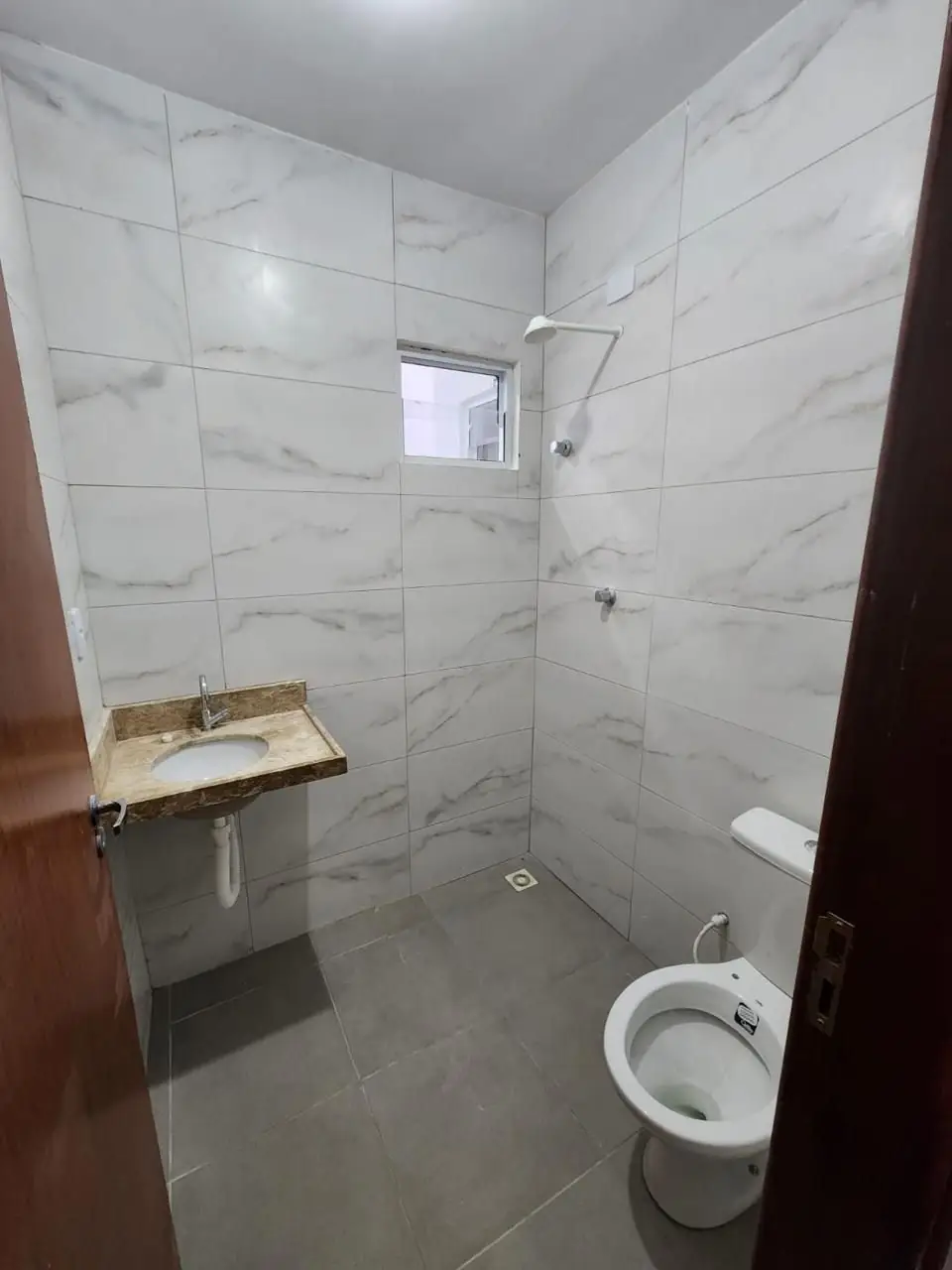 Ambiente 3 — Casa Moderna no Portal Sudoeste - 2 Qts (Suíte com Closet) e Beco Lateral