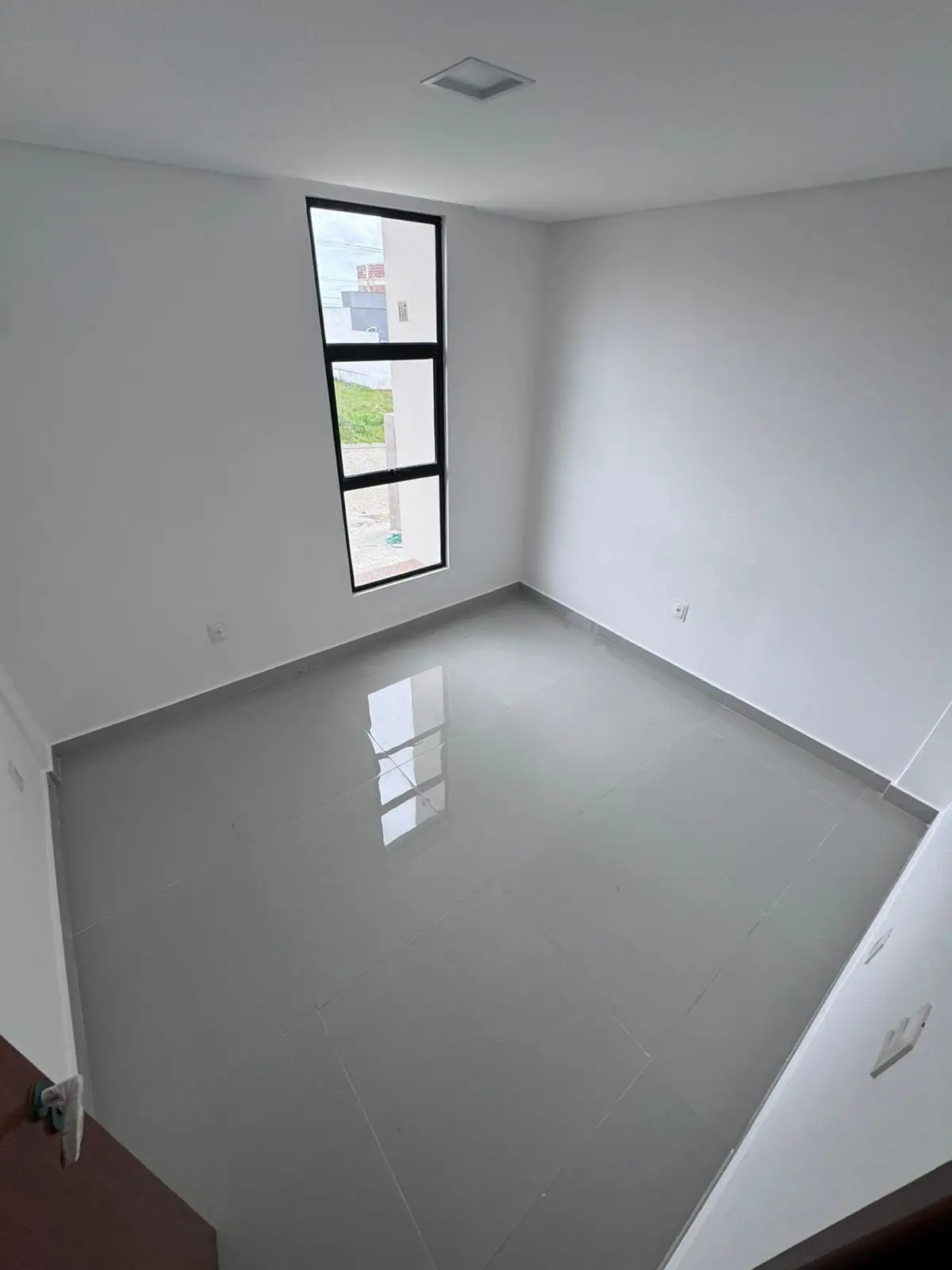 Ambiente 2 — Casa Nova no Ecoville – Posição Nascente, 3 Qts (Suíte) e Energia Solar Inclusa