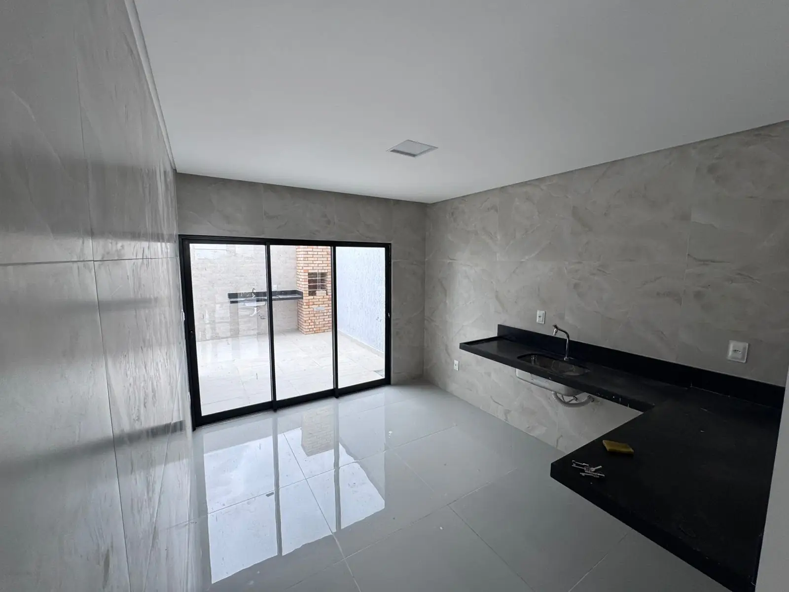 Ambiente 3 — Casa Nova no Ecoville – Posição Nascente, 3 Qts (Suíte) e Energia Solar Inclusa